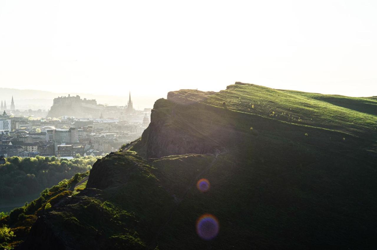 Pass The Keys Beautiful And Bright Georgian Style Morningside Apartment Edinburg Exteriör bild